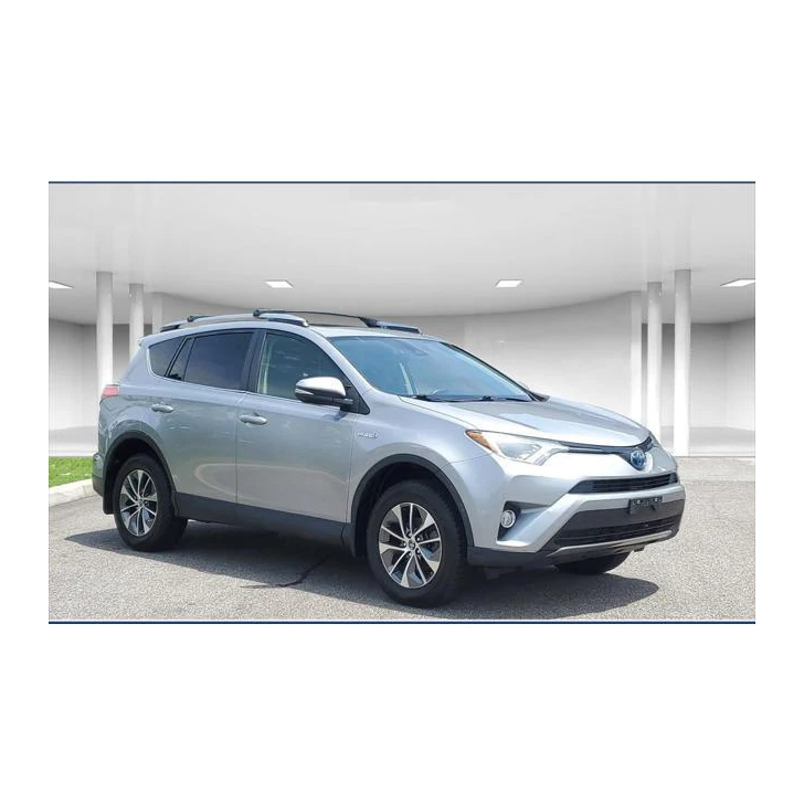 Ухоженный Toyotai RAV 4 с чистым титулом и без истории несчастных случаев