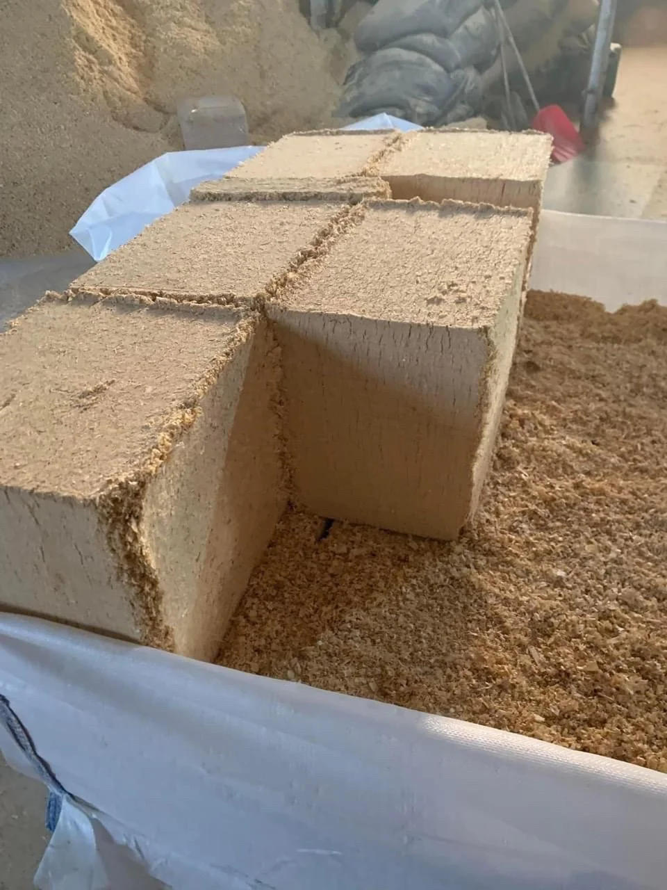 Wood sawdust Block  Wood Shavings Factory Price Natural Wood Animal Bedding Material Packed In Jumbo Bag Vietnamese Manufacturer