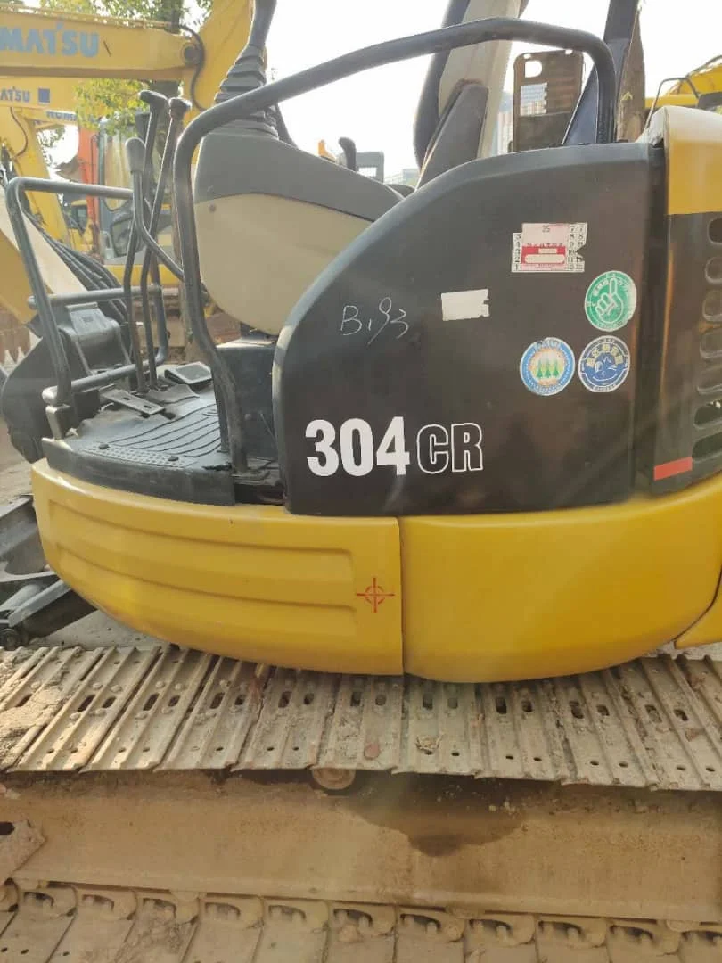 Mini Machines Micro Excavator Digger for Sale At A Low Second Hand Used Price Japanese Made Caterpillar Carter Cat304