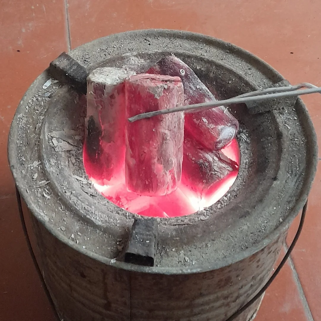 6 HOUR BURNING BINCHOTAN MADE IN VIETNAM WITH HIGH HEAT LONG BURNING TIME ZERO SMOKE EMISSION