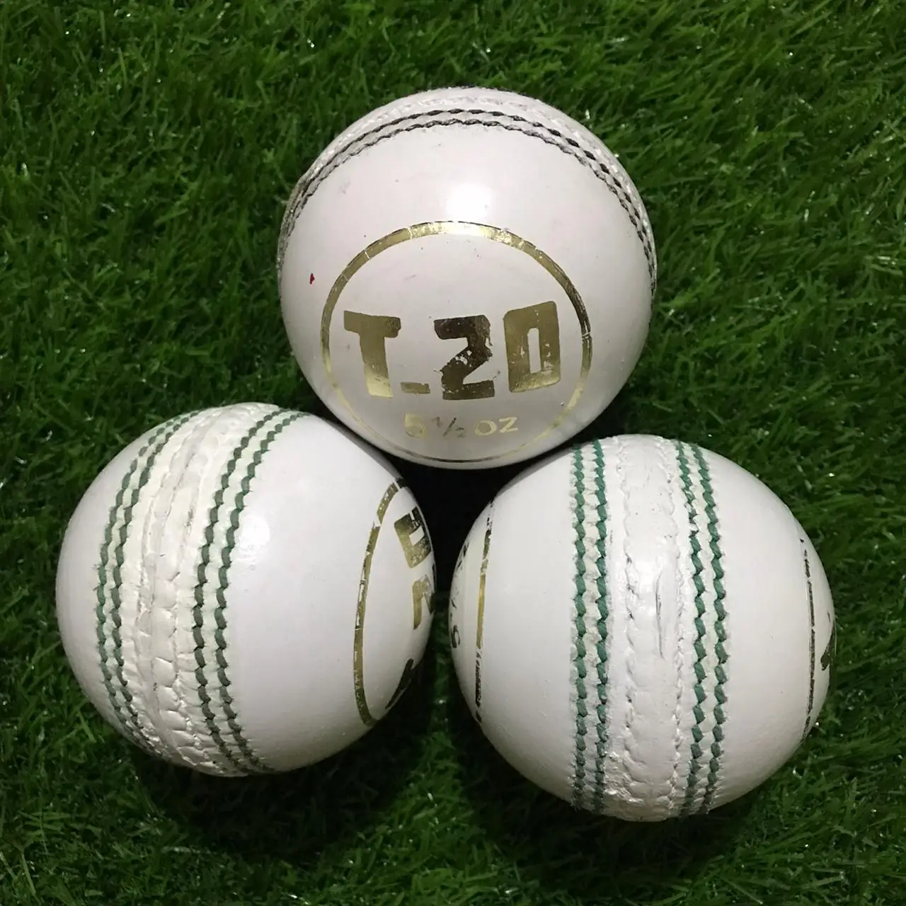 T-20 Cricket Match Ball Genuine Leather 4pc Cricket Hard Ball Cork Inner Full Grain Cow Hide Real Leather Cricket Ball t-twenty