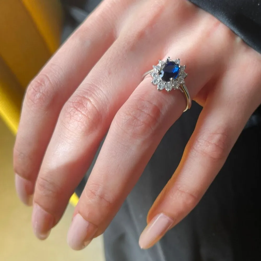 Dina 2022 New Elegant Women Blue Stone Diamond Drop Rings Flower Adjustable Rings Direct Factory Jewelry