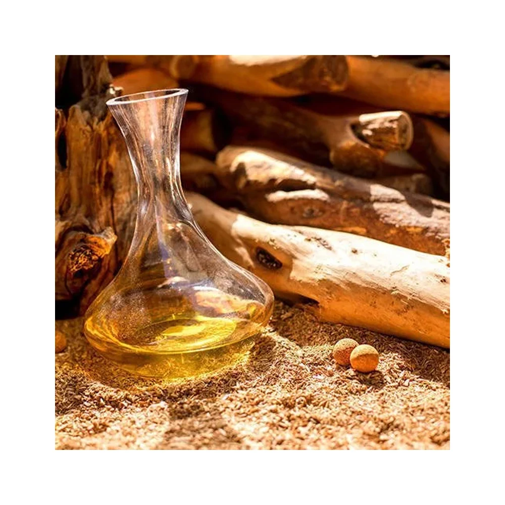 Best Ever Rich Quality Sandalwood Oil Available At Wholesale Price
