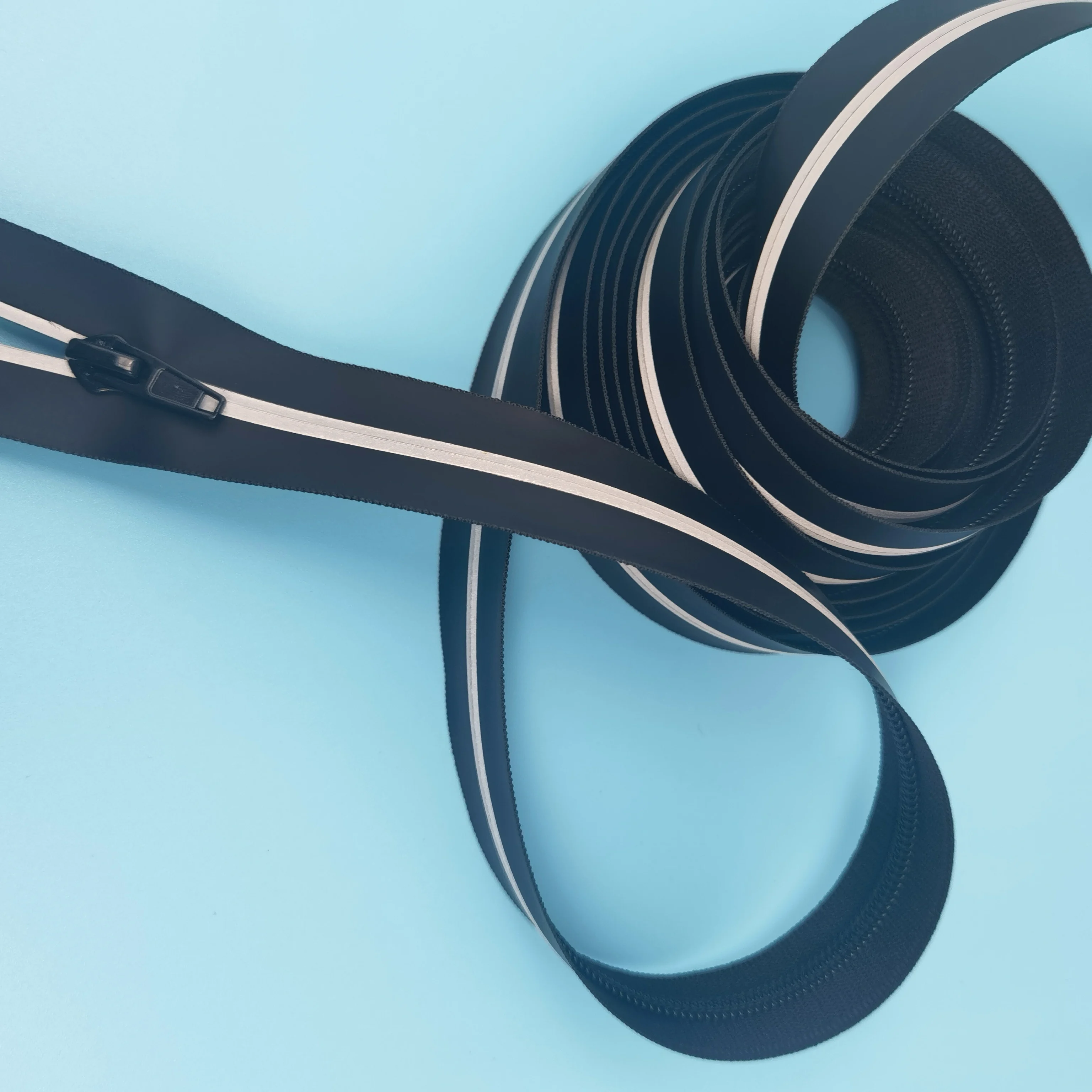 OEKO-TEX Black No.5 Waterproof Zipper Auto Lock Slider Matte Coated  Tape 50 60 70 80 90cm