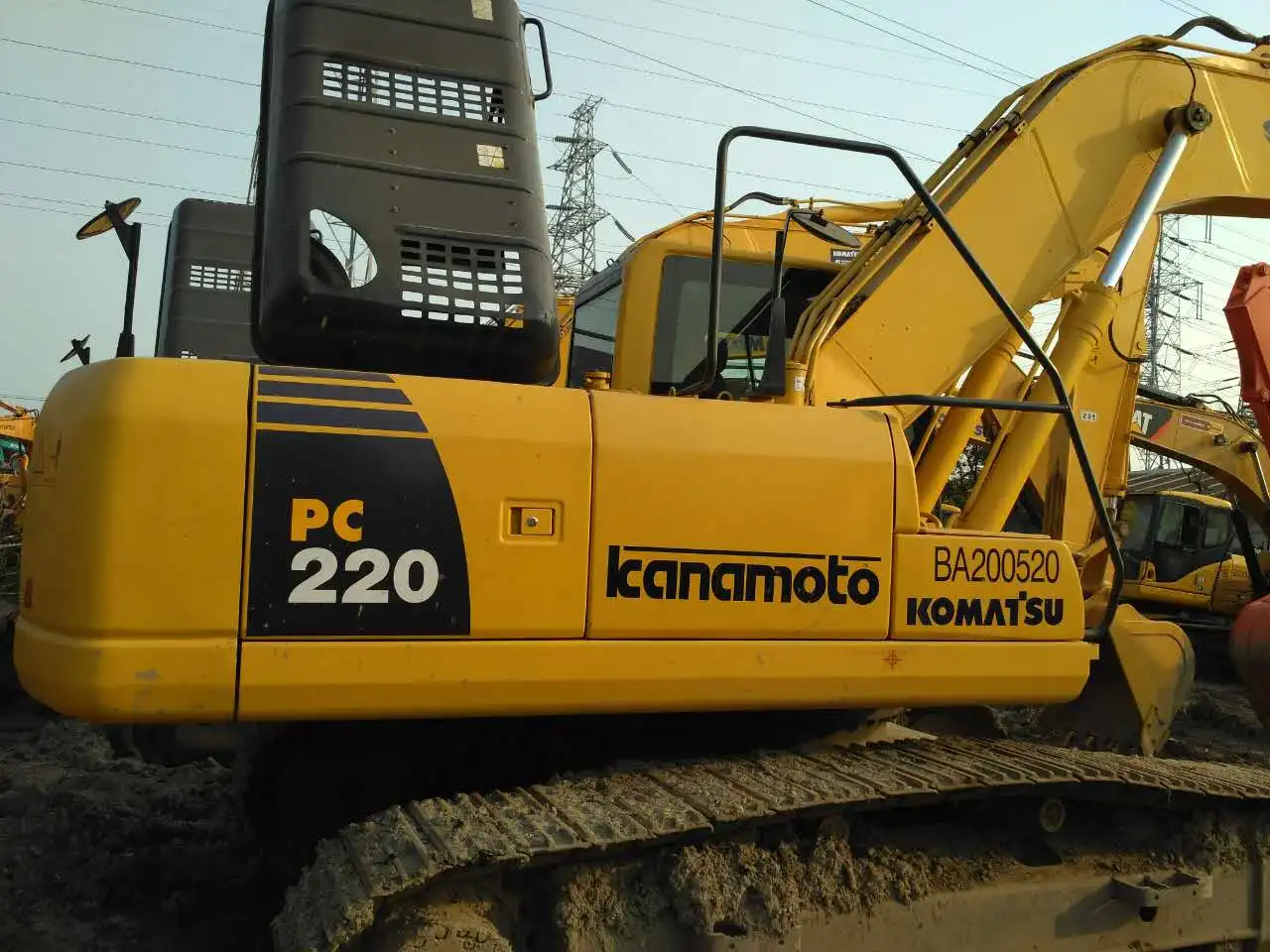 Экскаватор б/у оригинальный PC220-7 Komatsu PC240 PC210 pc200для продажи по самой низкой цене с низким потреблением масла