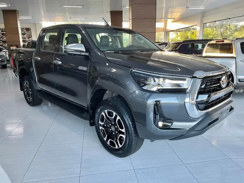 2020-2023 Toyota Hilux GR Sport Pickup Diesel Automatic AWD with Leather Seats R18 Tires Panoramic Sunroof ACC Cruise Control