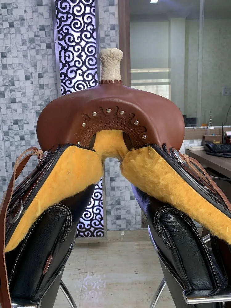 Comfortable English Horse Saddle  Best Selling American Leather Saddle Western English Horse Saddle Real Leather Horse Riding Pr