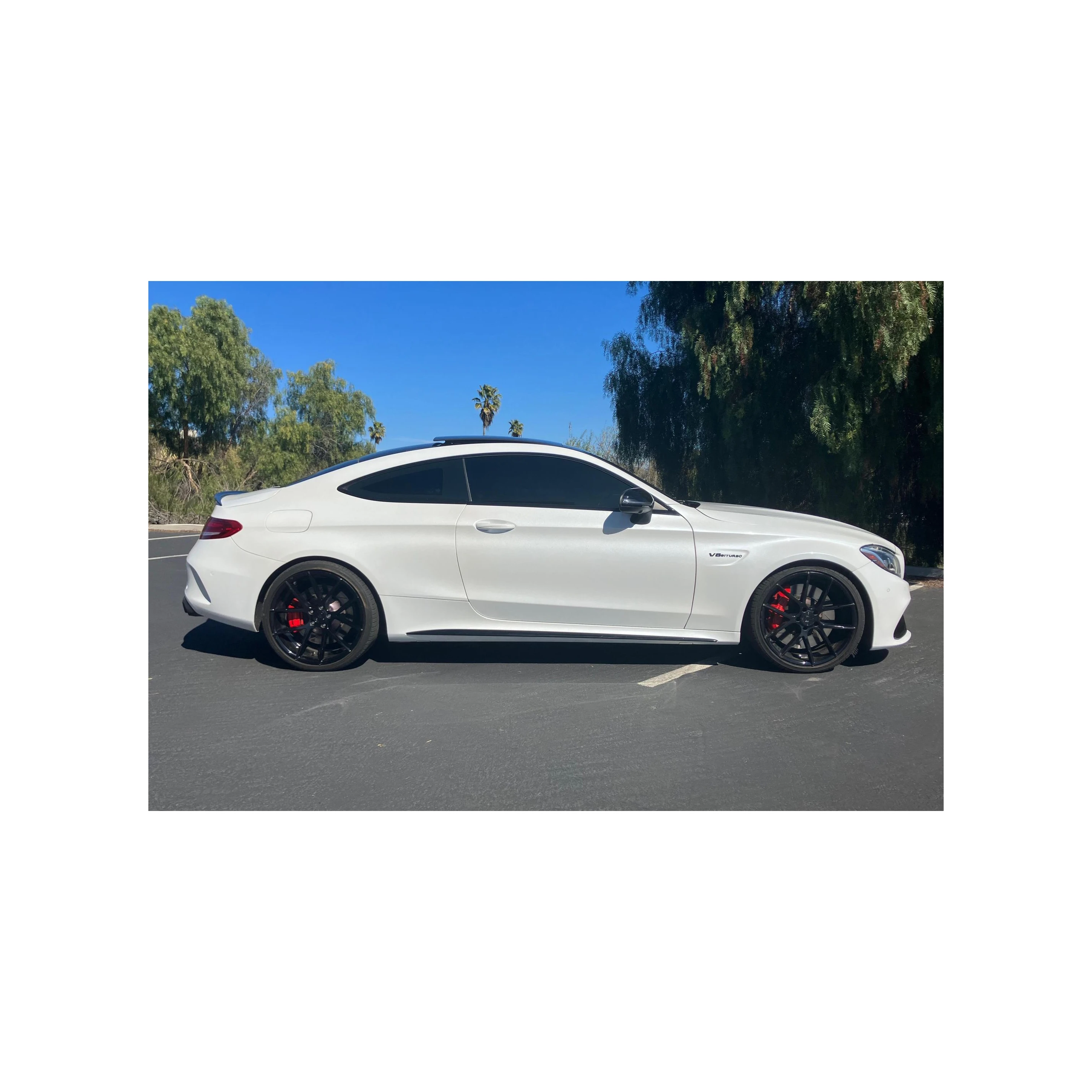 Подержанные автомобили 2012 Mecerdezzz benmz CLS-Class седан 4.6L