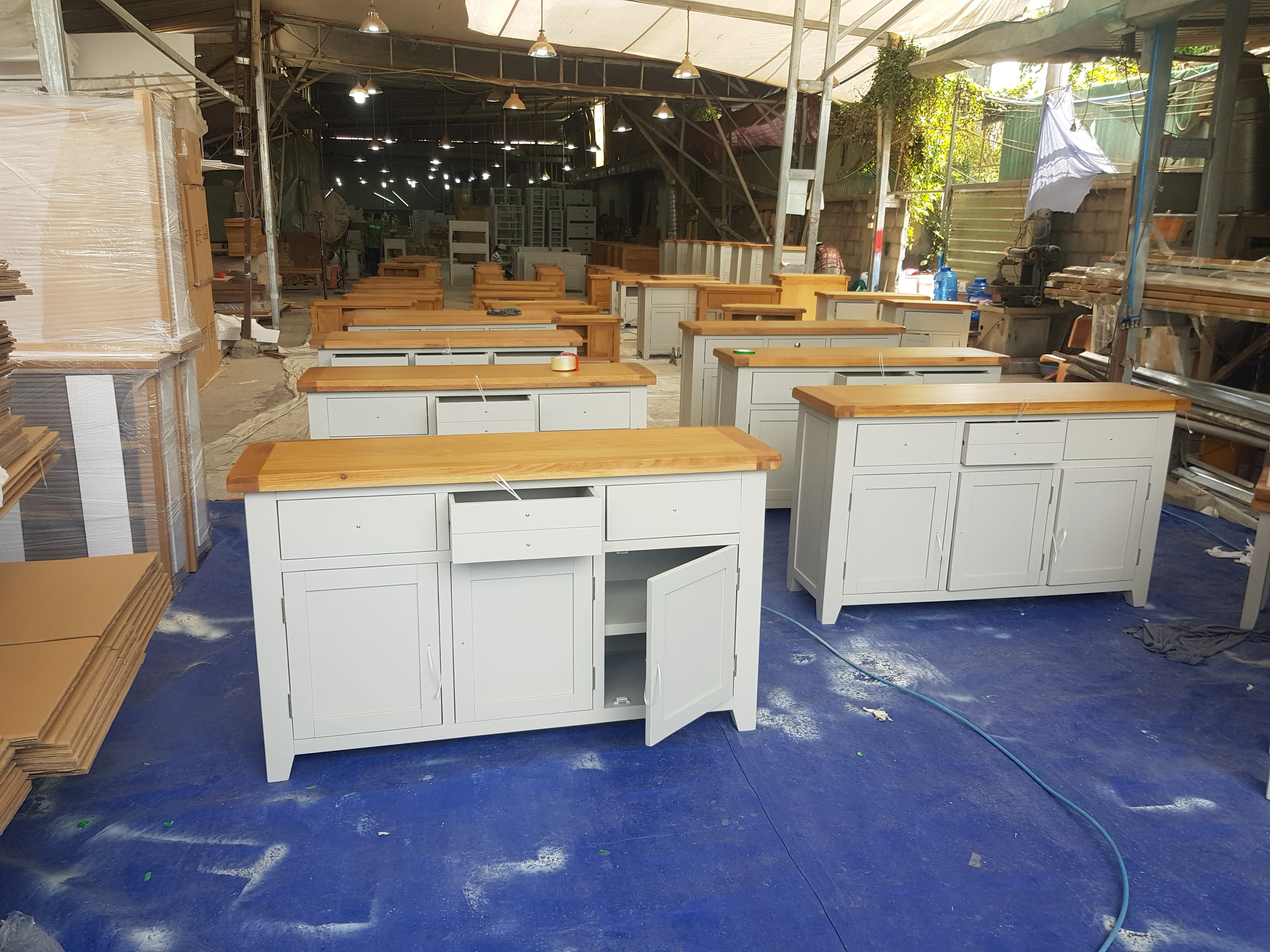 SIDEBOARD 2 DOOR 2 DRAWERS