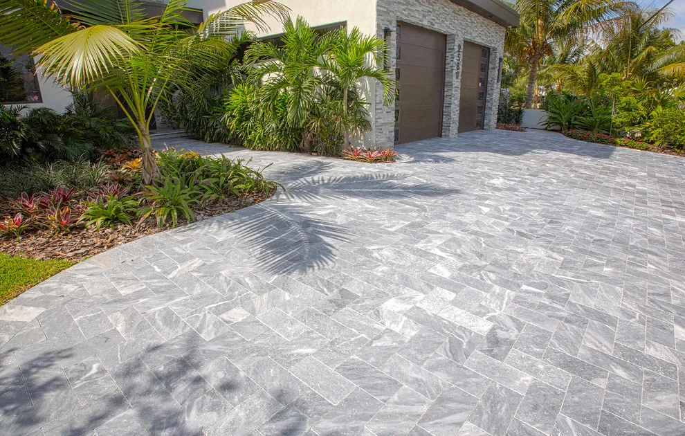 Bluestone Garden Paving Sidewalk Floor Belgium Grey Limestone Look Matt and Smooth Surface Anti-Slip