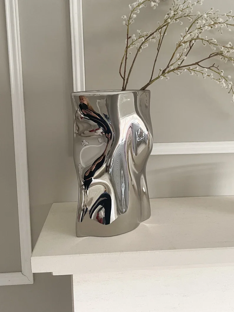 Premium Quality Modern Chrome Mirrored Vase Silver Ceramic Flower Vase for Bedroom Decoration Available for Sale