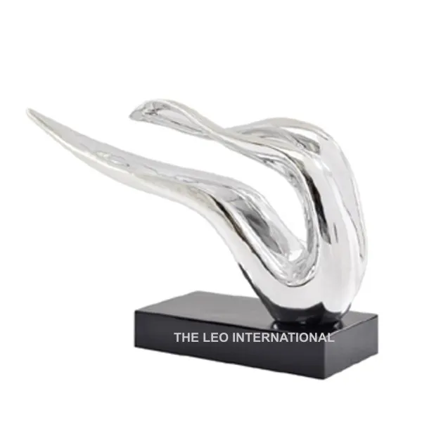 Modern Home Accent Decorative Steel Wire Sculpture Black Metal Crafts Showpiece Custom Centerpiece Home Decoration Accessories