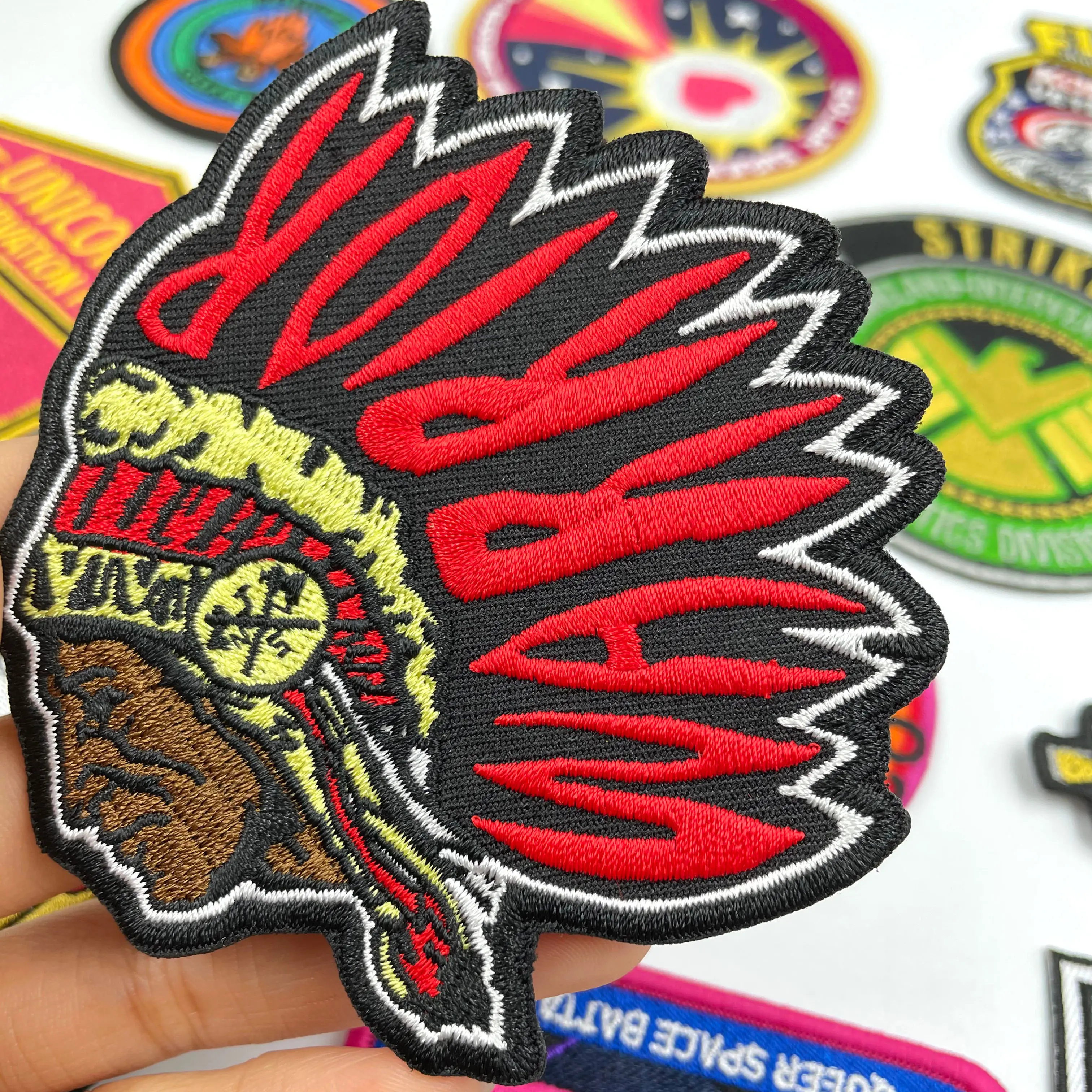 Woven Fabric Embroidered Patch On Clothes Custom Embroidered Patches Badges Iron 2D 3D PVC Embroidery Patch With Hook And Loop