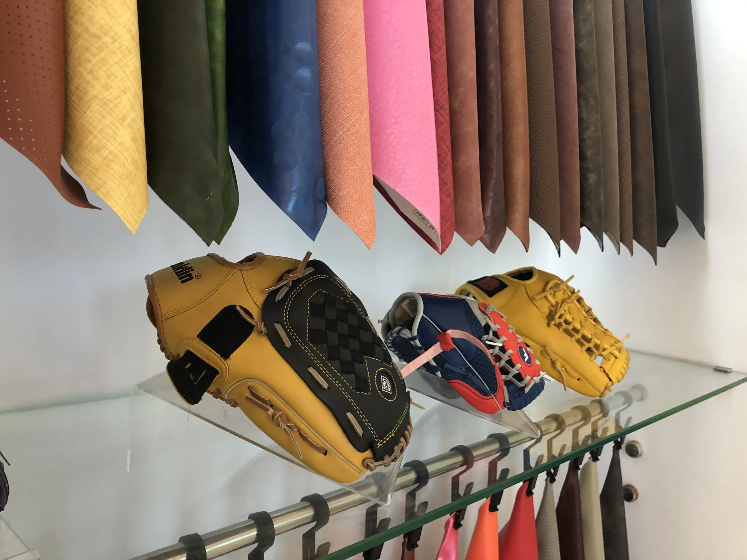 Professional Embossed Leather Roll for Baseball Sofa Bags Garments Football Outdoor Decorative Home Textiles Woven Backing