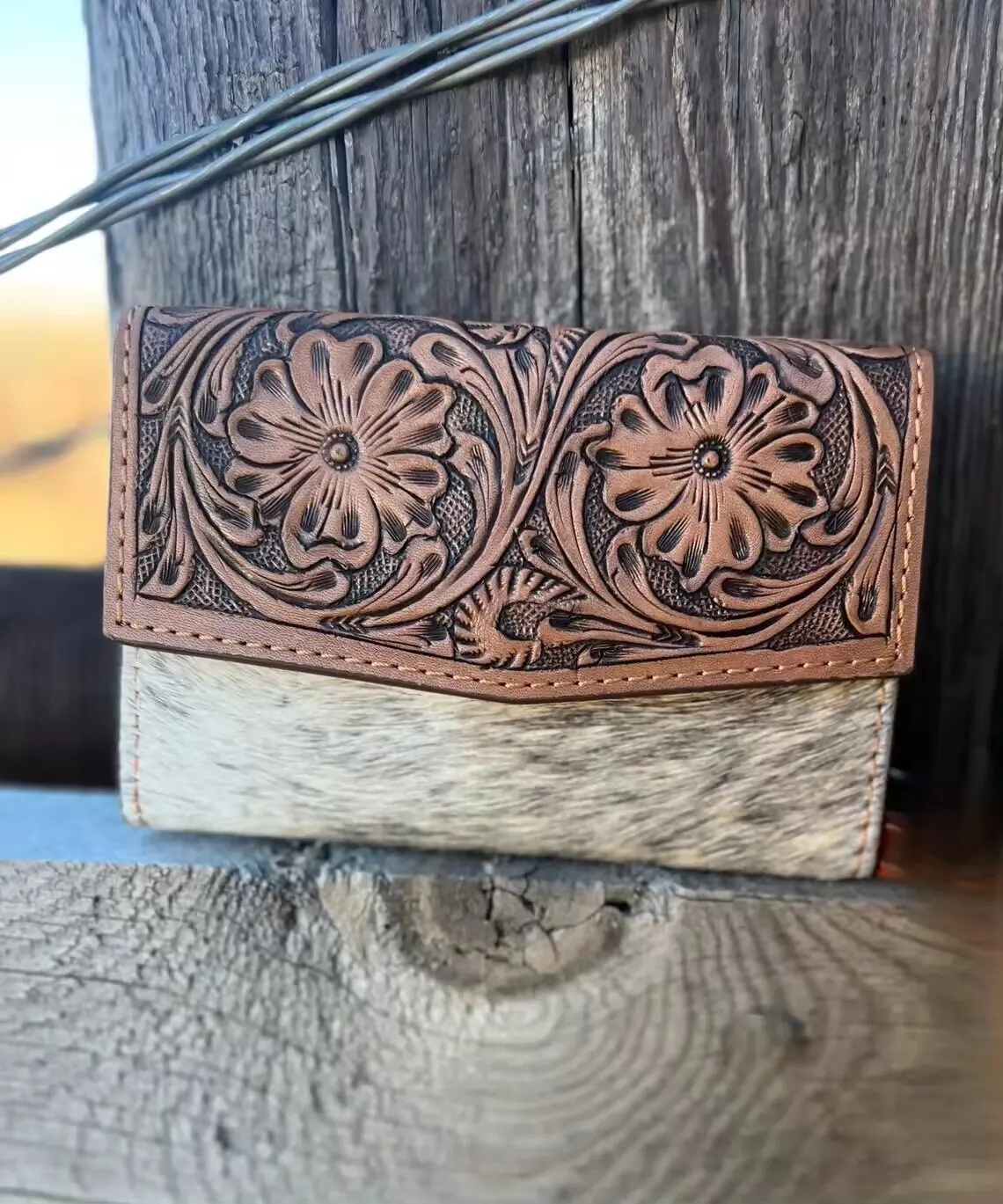 Best Selling Handmade Cowhide Leather Wallet for Women Superior Quality Trifold Purse Direct from Manufacturer Wholesale Price