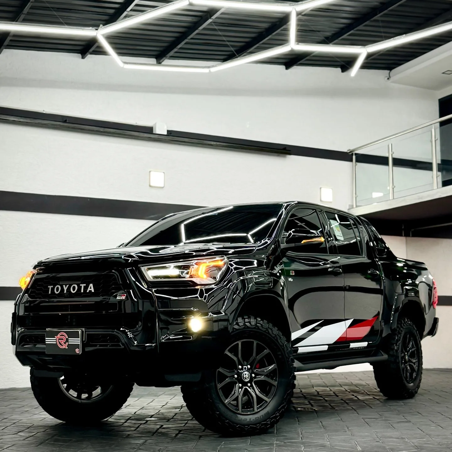 Купить Подержанный 2022 Toyota Hilux Непобедимый высокая скорость быстрая доставка горячая распродажа