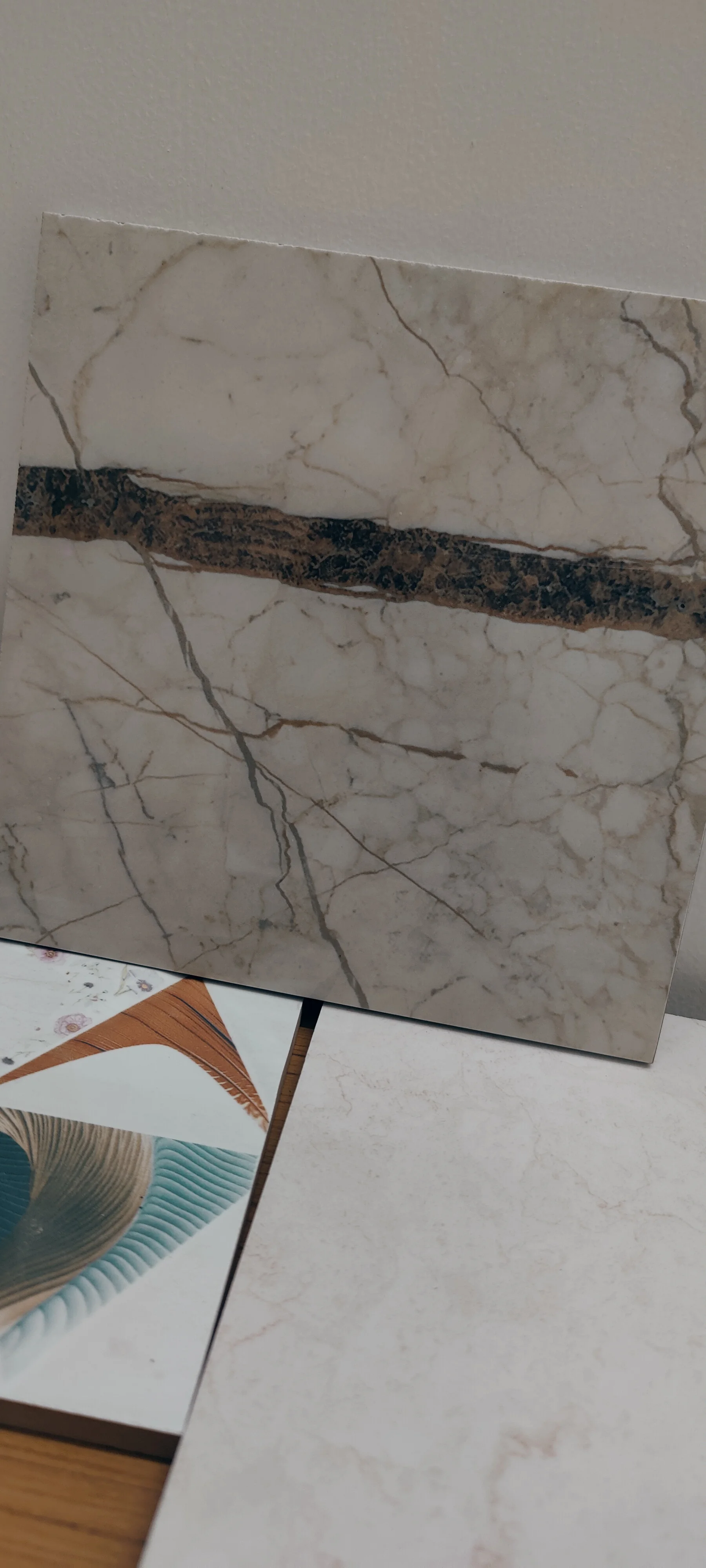 Direct Supplier India Modern Design 9 mm Thick Matt Finish Tiles Bathroom Mall Lobby Apartment Living Room Floor Application