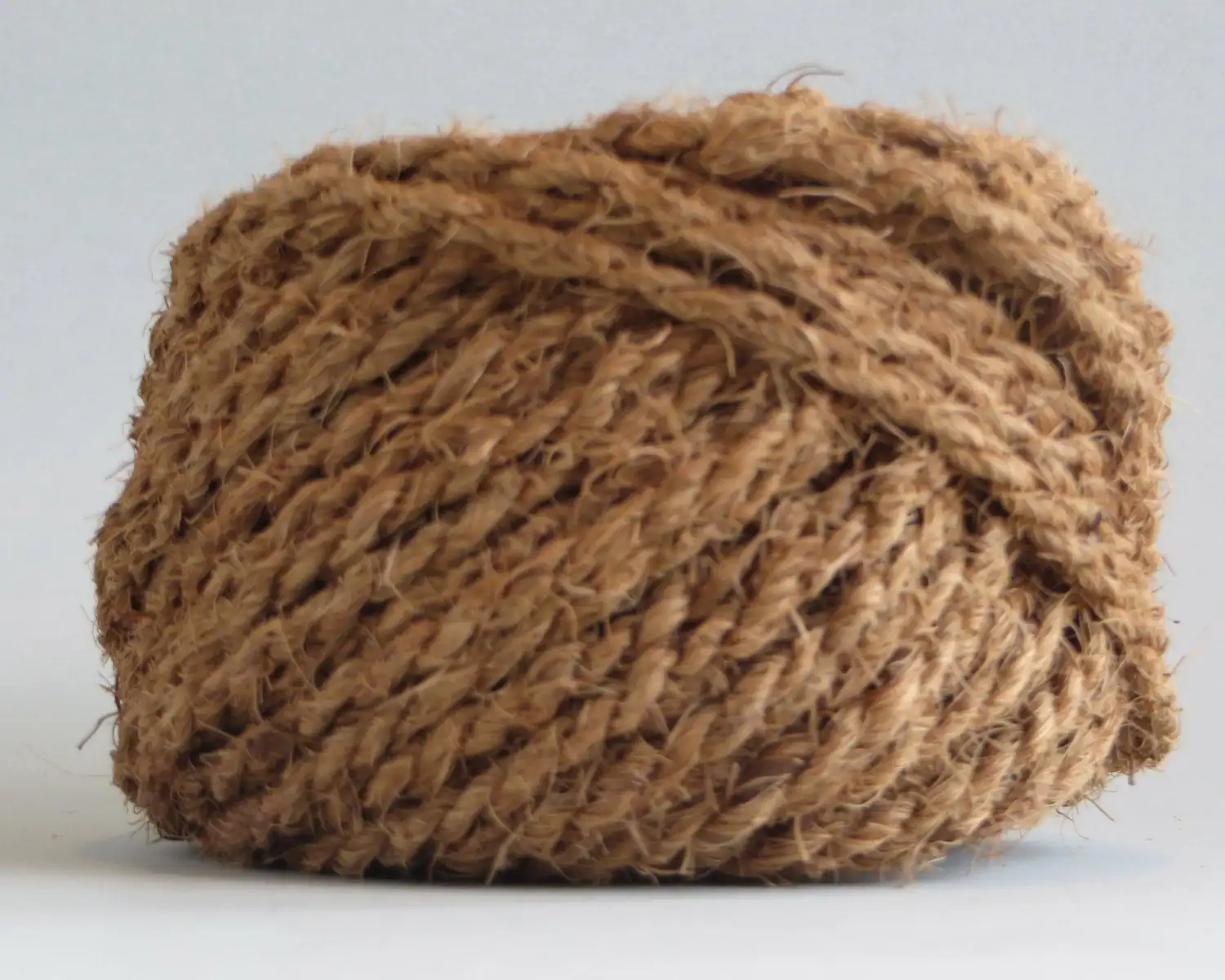 Export Quality Jute Yarn Twine Thread Ball Natural Eco Friendly Weather Friendly Biodegradable from Bangladesh