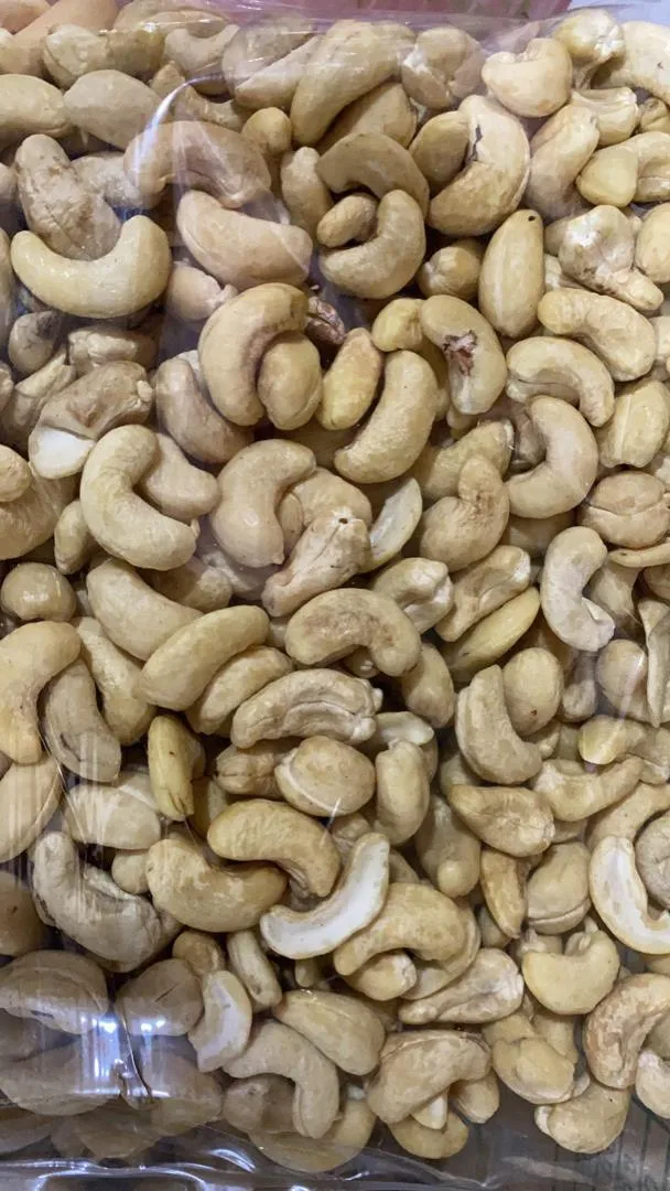 With Good Price And All Size Raw Salted Roast Cashew Nuts For Snack Made In Vietnam High Quality Raw Cashew Nuts
