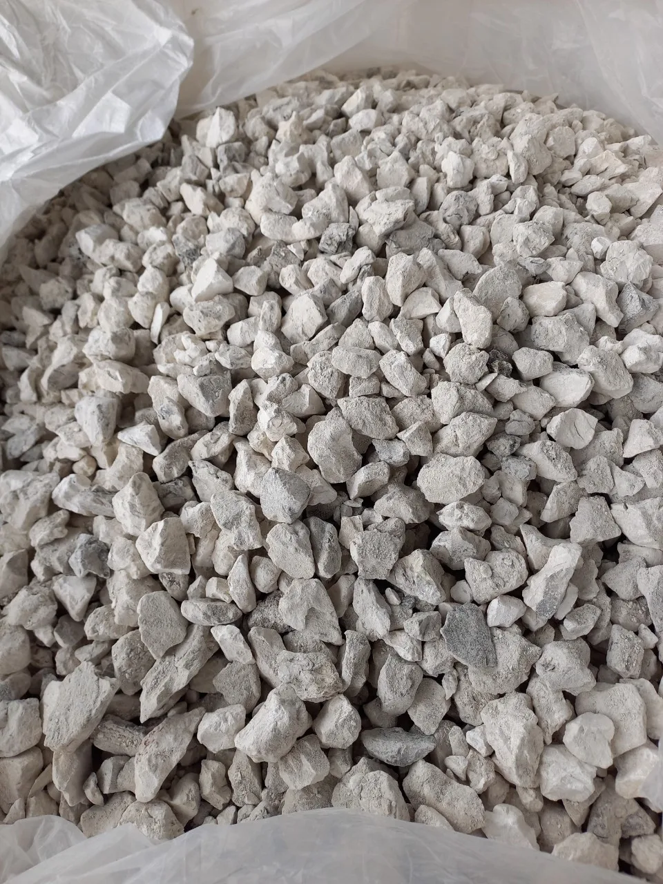 EXPORT QUALITY BURNT LIME QUICKLIME LUMP SIZE 10-70MM VIETNAM FACTORY
