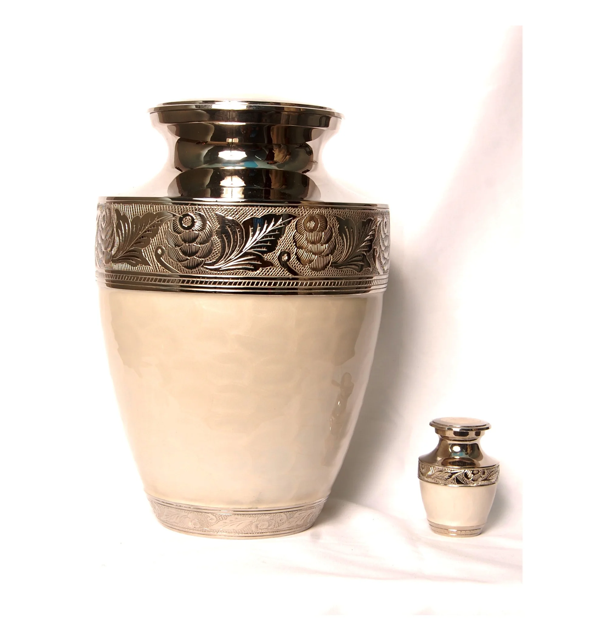 Brass Cremation Urns Red and  Gold Polish keepsake Cremation urn For Human Ashes Best Selling Metal Urn
