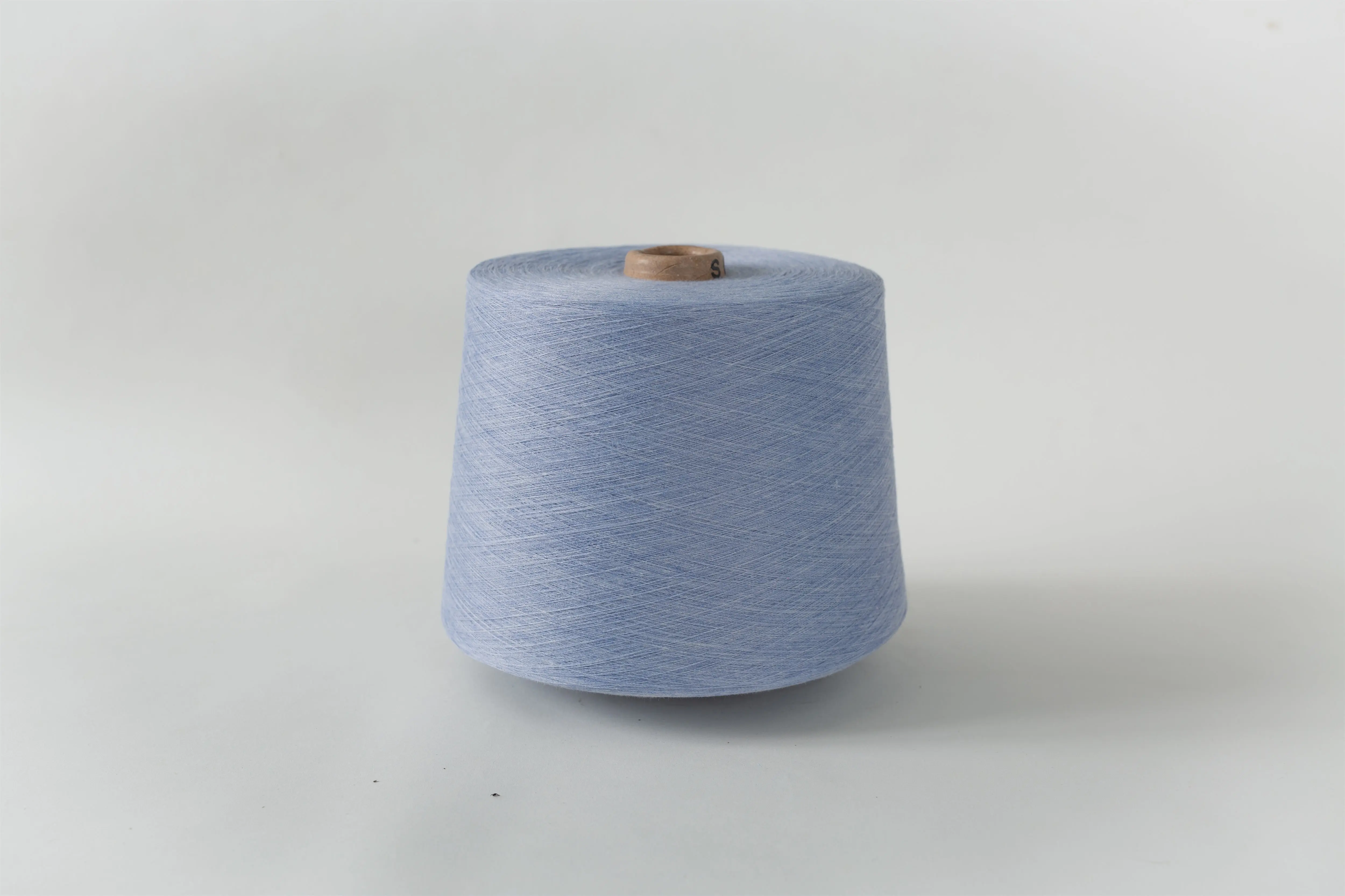 Vietnam supply  100% polyester  yarns ring spun yarn 40S/1 for knitting socks and fabrics