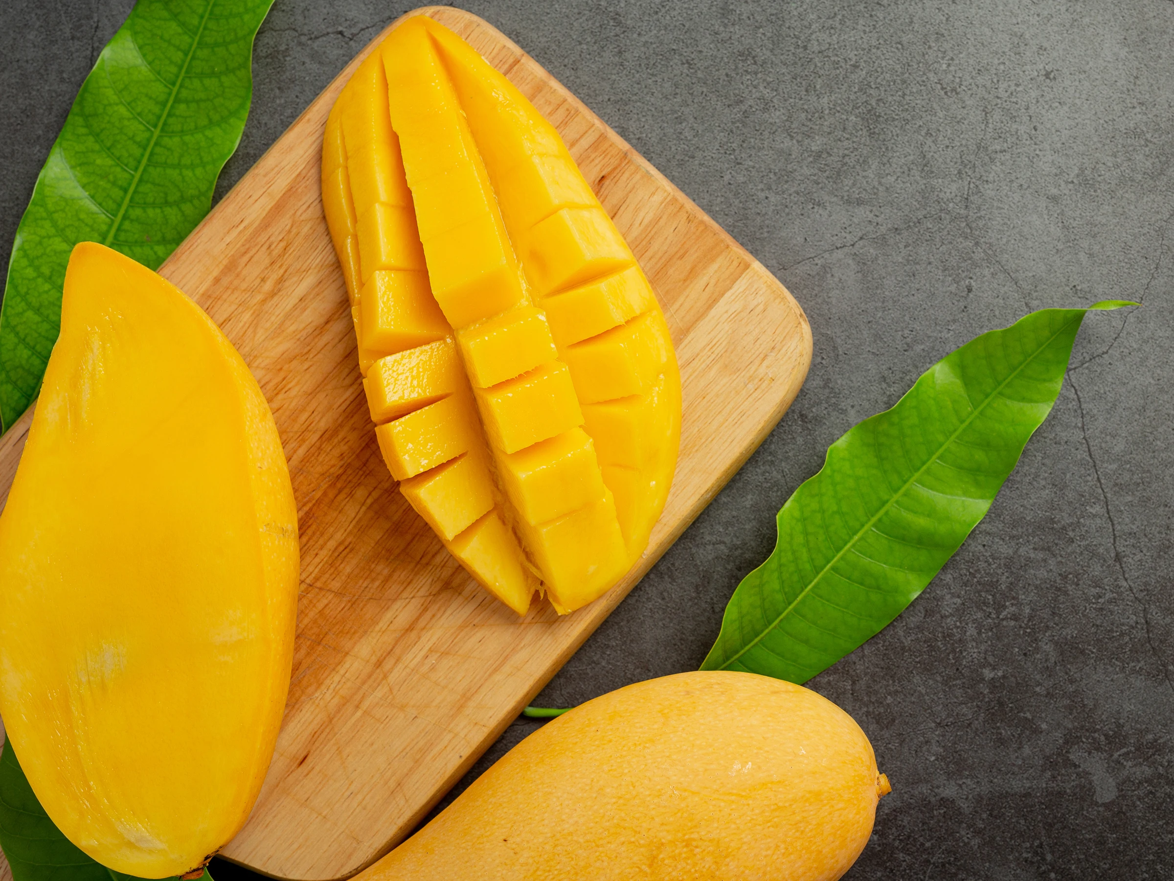 Guaranteed quality 100% Natural Fresh Organic Mango From Vietnam Ready to Export Premium Grade of Fresh Mango Sweet Taste