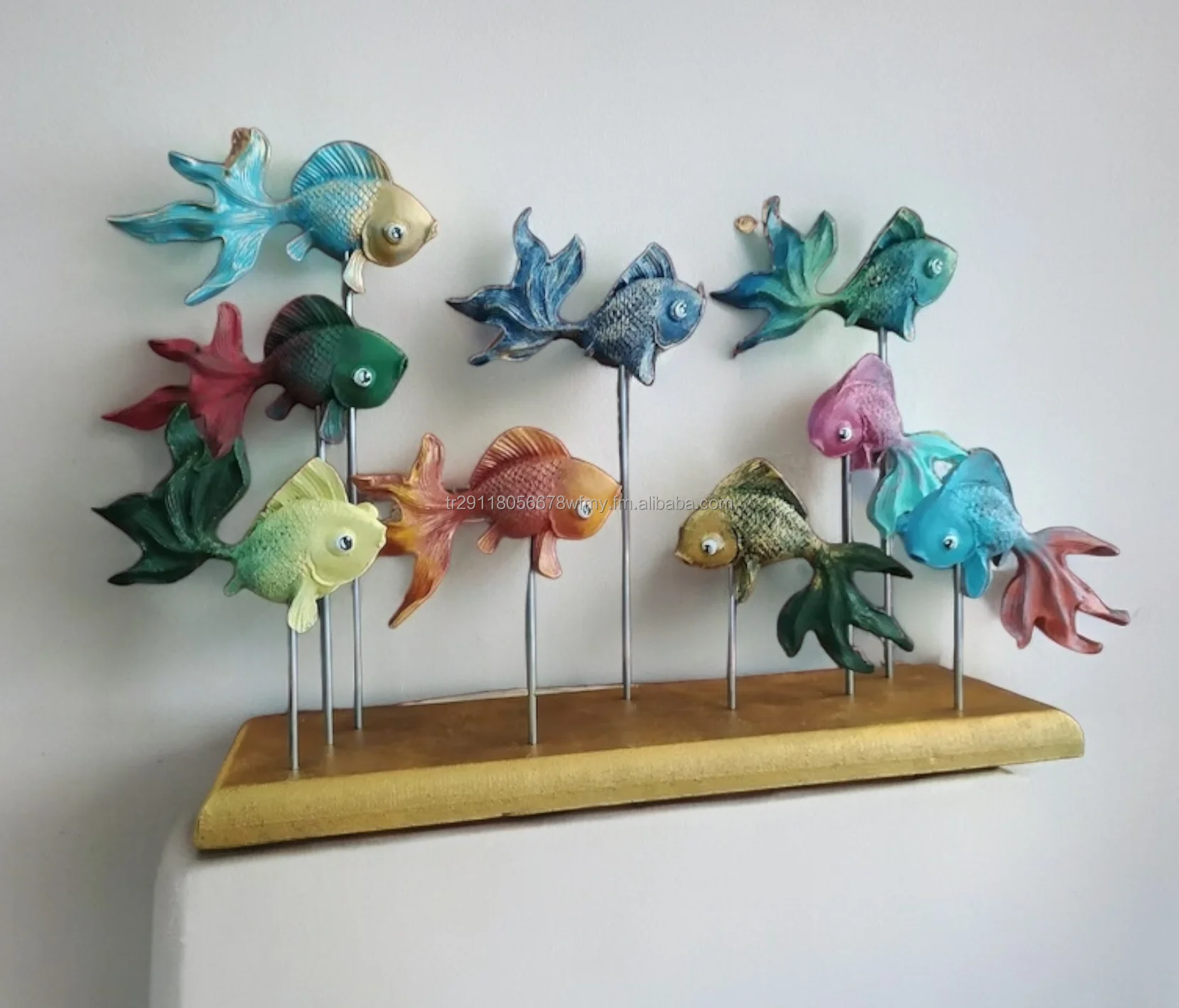 Pedestal small fish decorative tank accessory unique resin craft products gift store whosale colorful animal ornament figurine