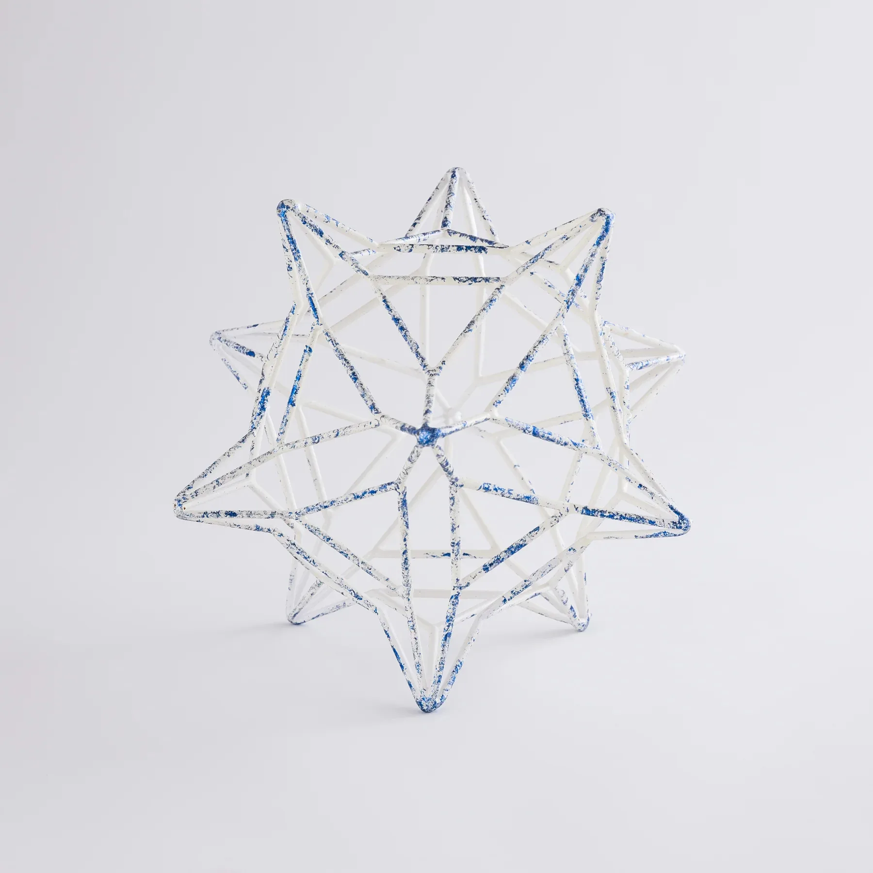 High Quality Metal Geometric Sculpture Metal Iron Geometric Tabletop Decorative Stand For Home & Office Decor