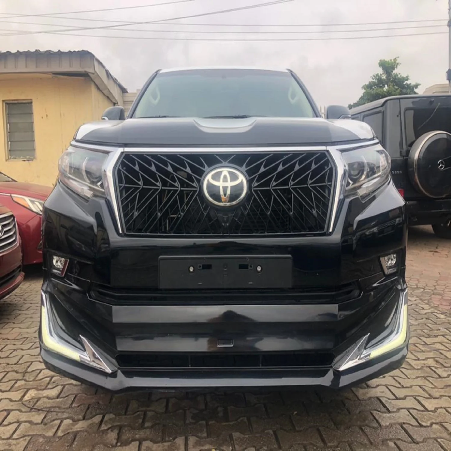 2021 Toyota Prado Подержанный турбо автоматический с задней камерой металлический Багажник на крыше кожаные сиденья в светлых и темных цветах интерьера