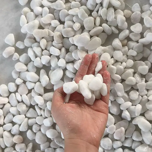 Top Quality Snow White Pebble Stone Hot Selling Viet Nam Natural Stone Snow White for Decoration