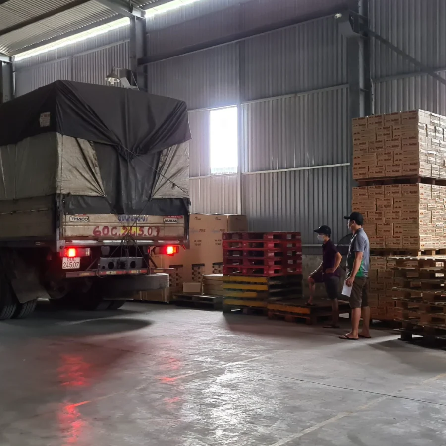 2022 Morden Design Dinning Plastic Chair Restaurant Kitchen Cafe Plastic Chair High Quality Garden Chairs In Bulk