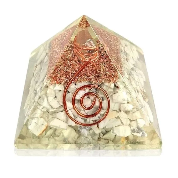 Hot Selling Handmade Natural Crystal Howlite Orgonite Pyramid For Positive Energy Healing Gemstone Chips Orgone Pyramid For Sale