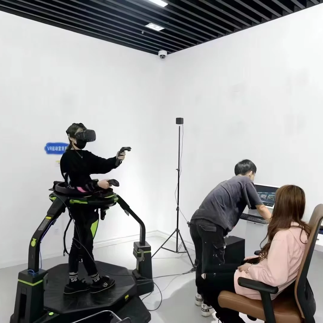 China new products 6 seats vr tank device vr games equipment virtual reality vr treadmill for sale