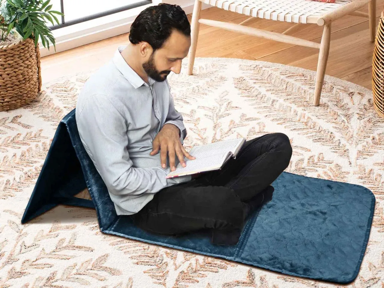 New Custom Design Foldable Rest Back Take Prayer Mat Navy Islamic Prayer Mat Muslim Rug Foldable Mat