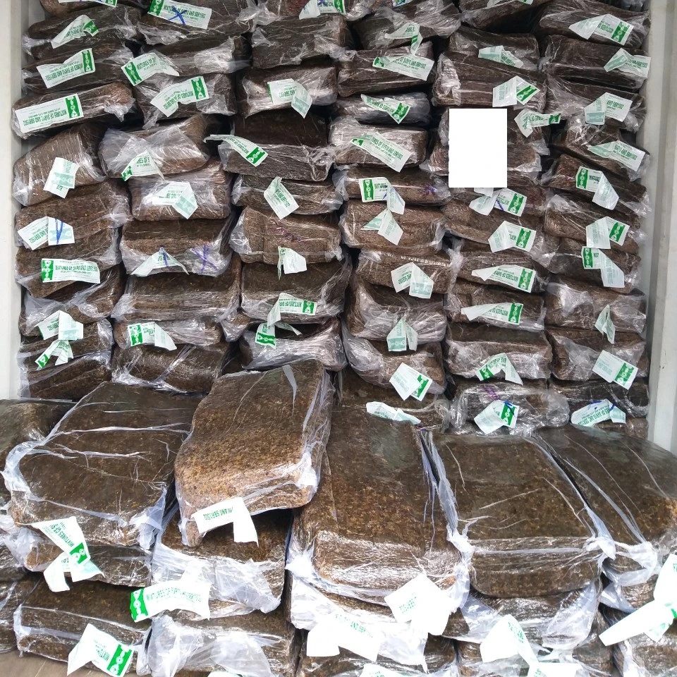 Натуральный каучук SVR 10 сухой чистый сильный звуковой и равномерно Копченый. Без формочек пятен ржавчины мозолей