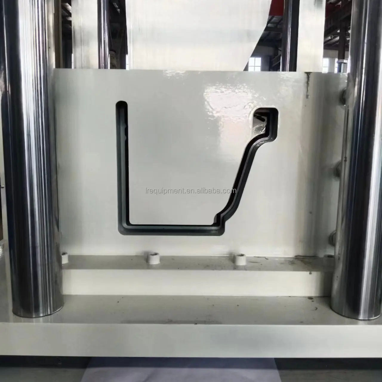 European Seamless Y6 Half Round Rain Drip Edge Gutter Guard and Water Downspout K Span Roll Forming Making Machine