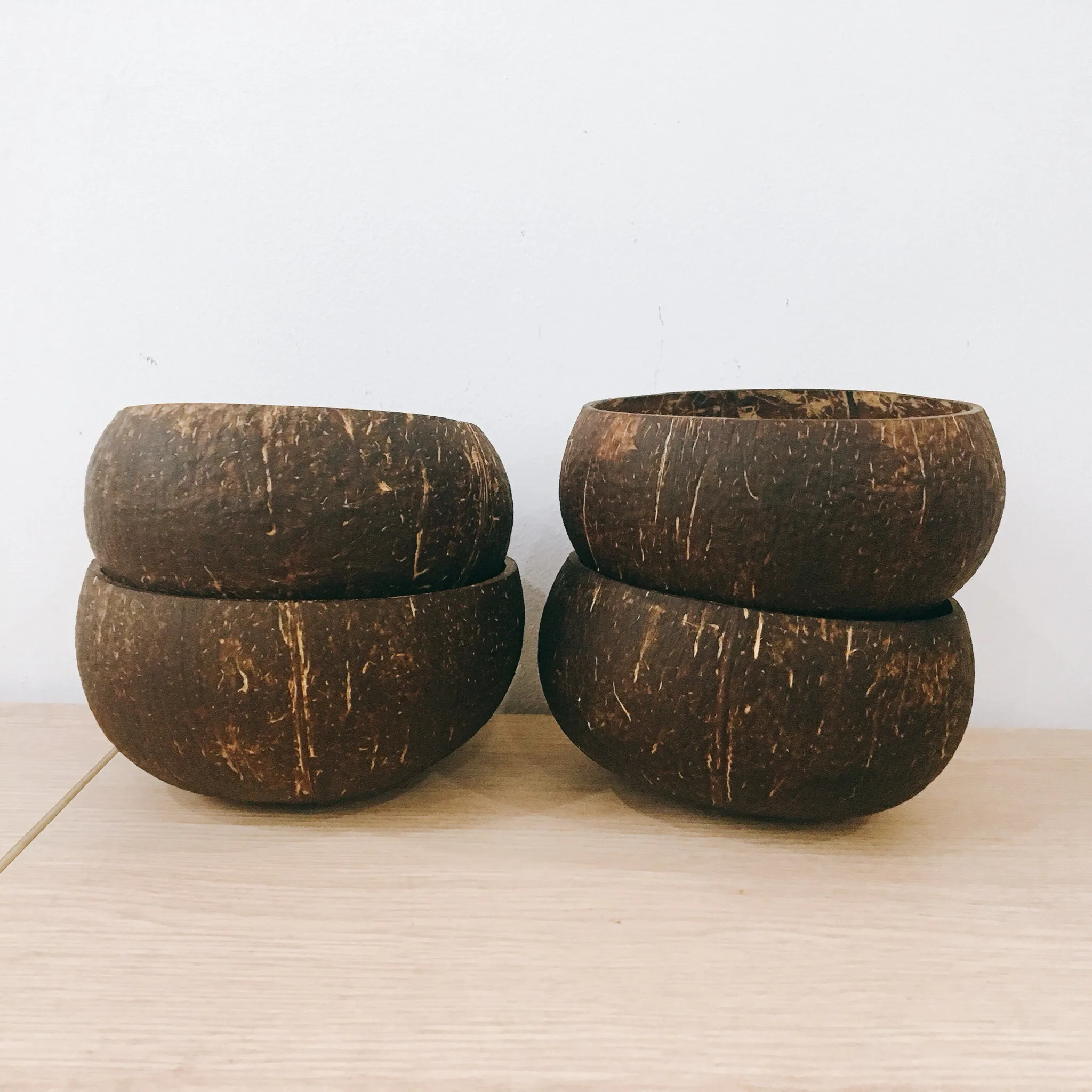 best selling wholesale set of 4 coconut shell bowls with good price handmade from Viet Nam smoothie bowls