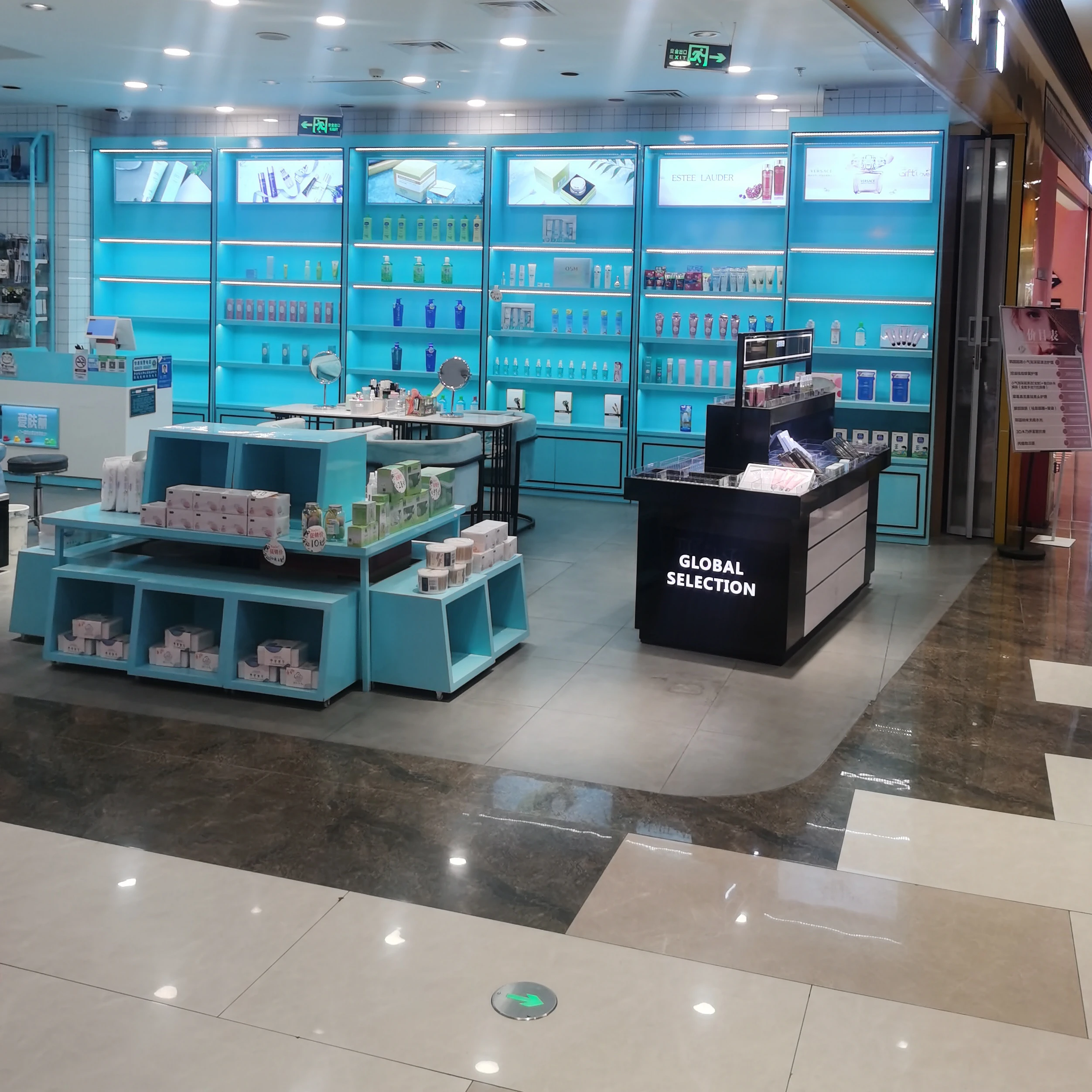 2024 New Products Infinity Mirror Light Showcases Abyss Mirror Glass Display Cabinets For Furniture Living Room Dining Room