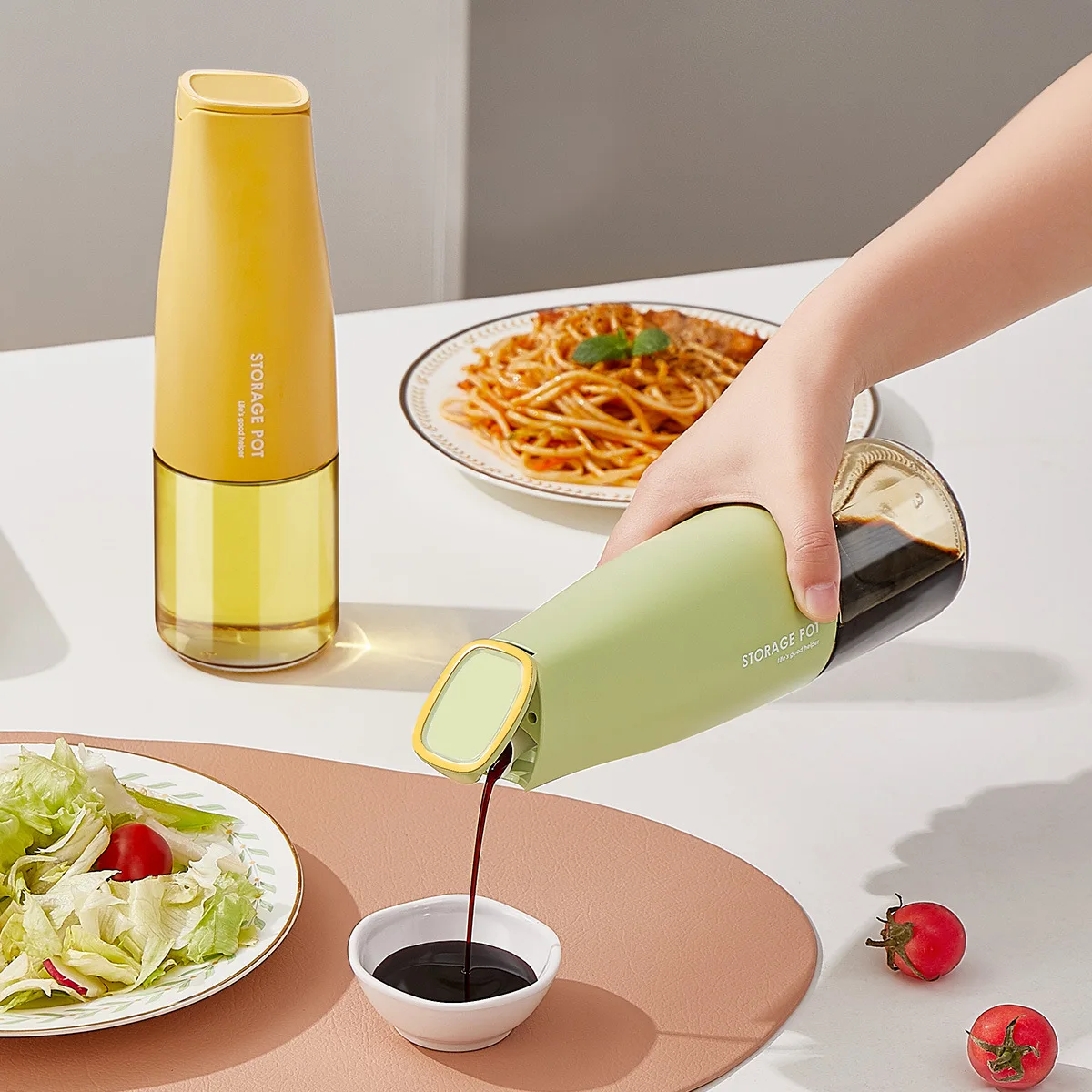 2 in 1500ml  capacity glass household leak proof automatic opening and closing oil storage pot seasoning vinegar bottle tank pot