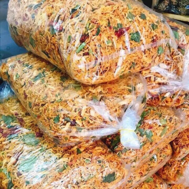 Spicy fried shredded chicken Jerky meat with Dried Lemon leaf leaves for bulk export Snack Anna
