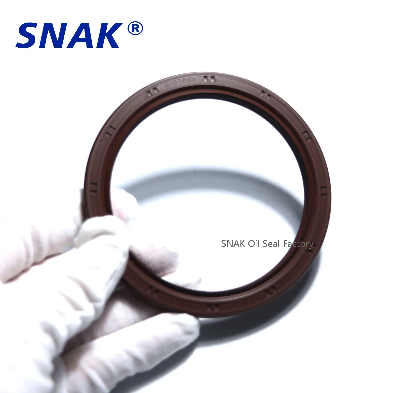 SNAK 90311-T0056 для Toyota Hilux Vigo 2005-2015 производитель HTCL BH57686 Enigine Autoparts масляный уплотнитель