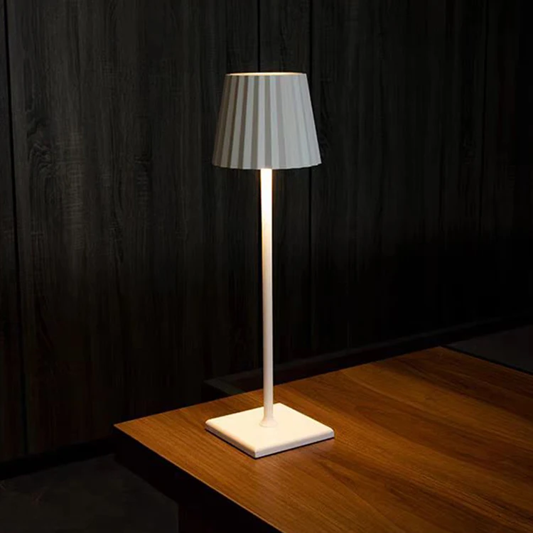 JAIYI перезаряжаемая светодиодная декоративная настольная лампа для внешнего освещения в барах и ресторанах