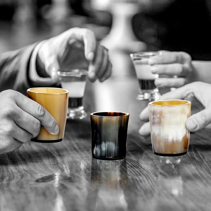 100% Natural black and white shot horn glass and customized size Horn drinking horn Glass with party ware use for cheep price