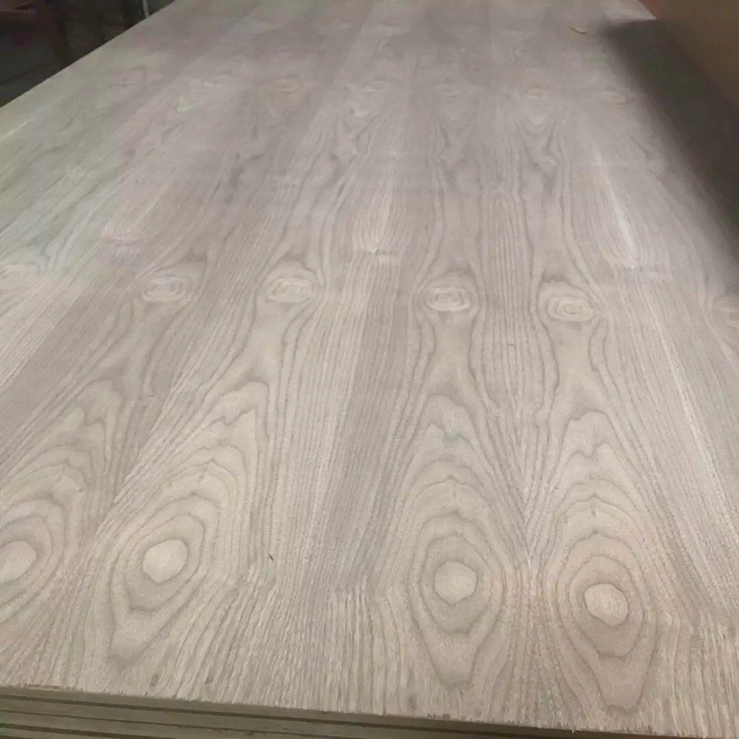 Linyi Manufacturer Wholesale 18 Mm Hardwood Laminated Bintangor Plywood For Furniture door wooden