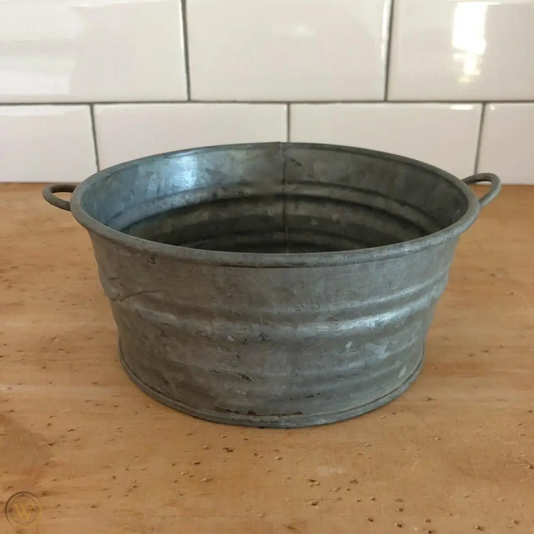 Galvanized Bucket Vintage Handle Tub Metal Distressed Rustic Flower Planter  Wash Tub Stock Photos Pictures & Royalty Free