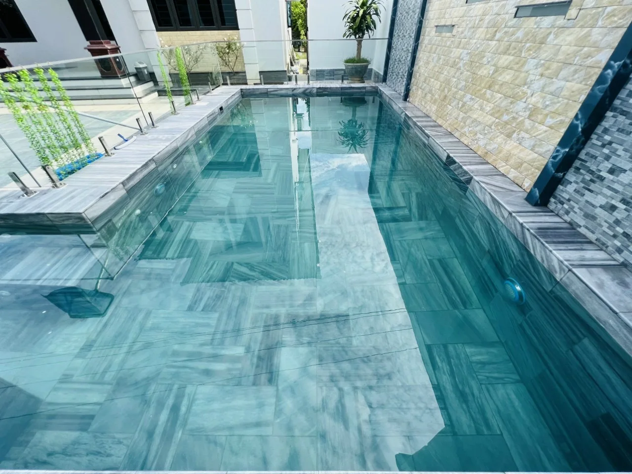 Cloudy Bluestone Pool Paver Vietnam Light Grey Limestone Tile Top On Sale Natural Stone 2022