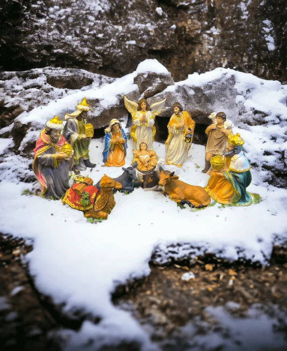 Indian New arrival Jesus Set Christmas Decorations Fancy Luxury Small Baby Gift Set For Christmas Crib Sets Home Decoration