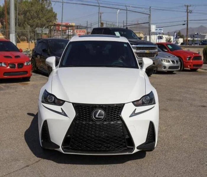 Аккуратно использованный 2019 Lexuss-это 300 4dr Седан готовый к употреблению автомобиль для продажи