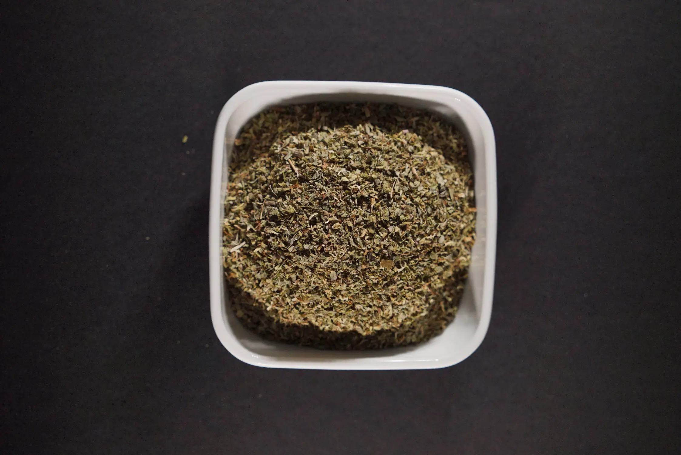 High-Quality 30g Dried Oregano Bundle - Made from Fresh Italian Herbs